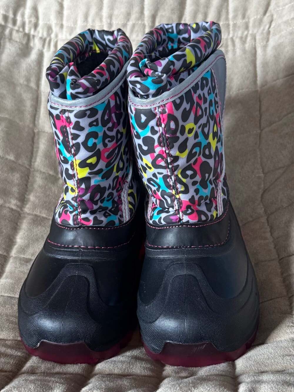NWT Western Chief Rainbow Leopard Lighted Snow Boot Size 11/12 Gray